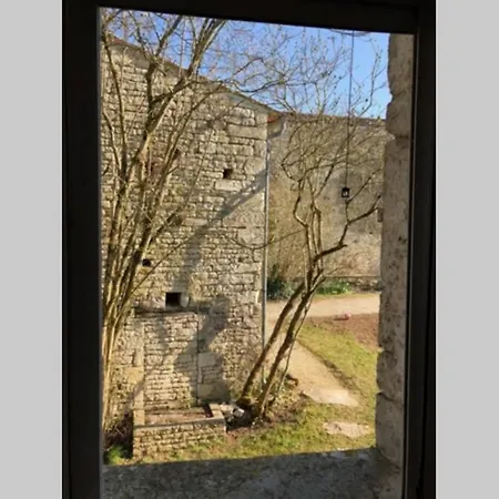 펜션 Coeur Village, Maison Entiere A Louer, Chateau Sur Boutonne