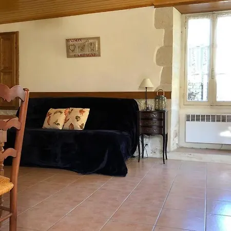 Coeur Village, Maison Entiere A Louer, Chateau Sur Boutonne