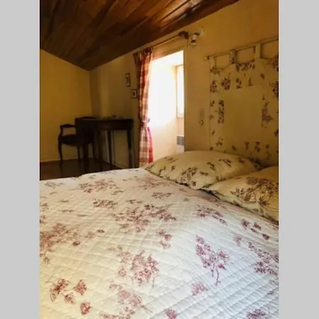 Coeur Village, Maison Entiere A Louer, Chateau Sur Boutonne *